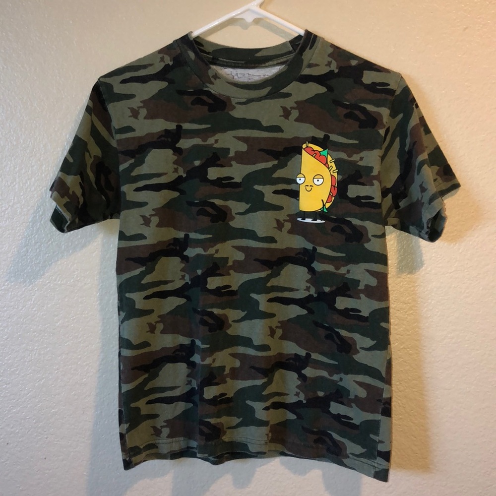 🔴SALE🔴 GUC kids unisex Blue Crown camo shirt M